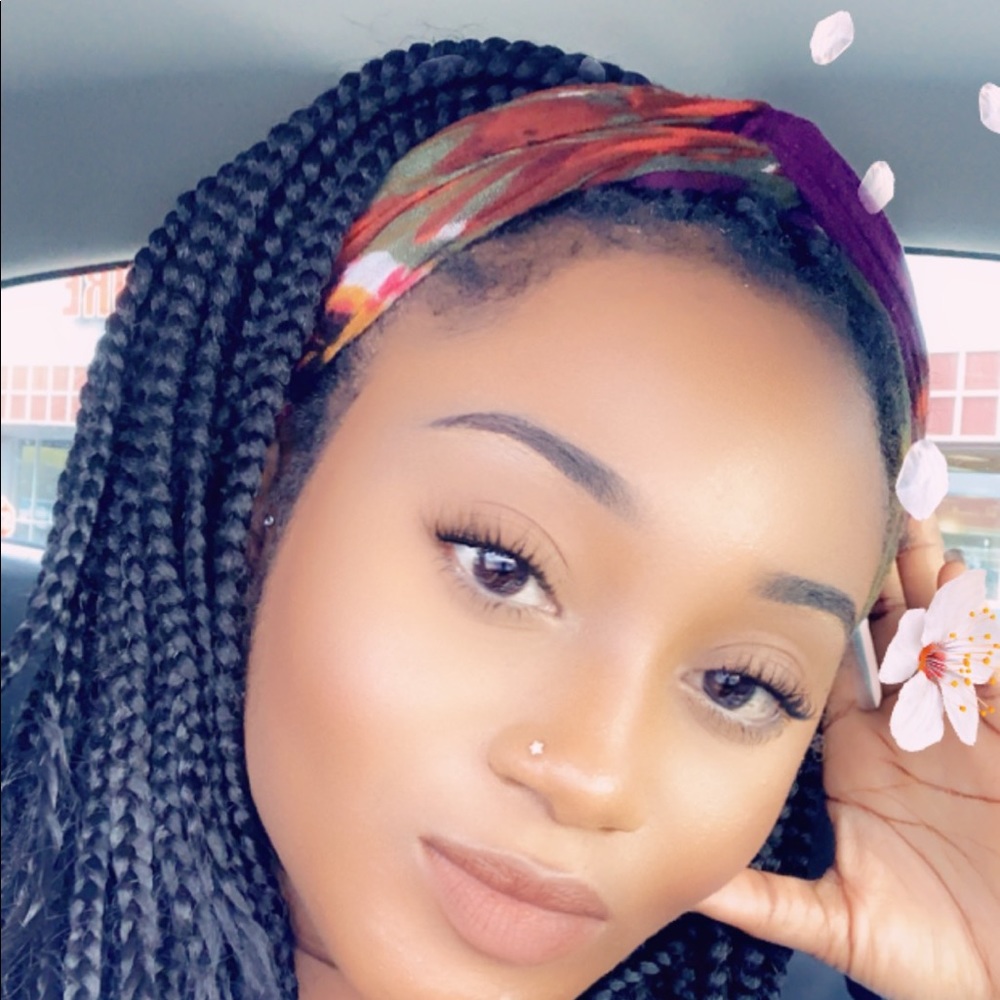 Meet your Posher, Crystal